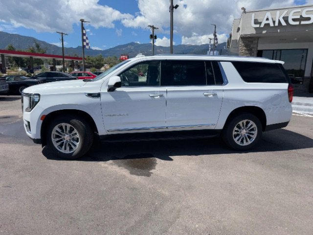 Used 2023 GMC Yukon XL SLT AWD/4WD image 10