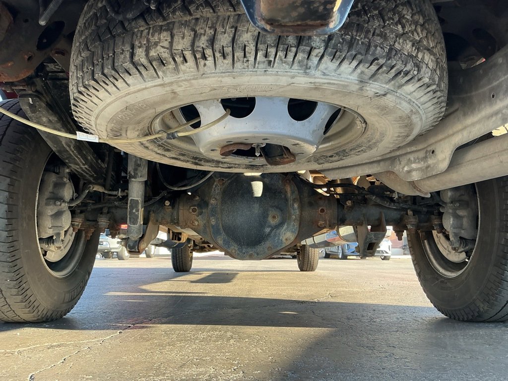 Used 2024 GMC Sierra 3500 SLT w/ SLT Convenience Package image 24