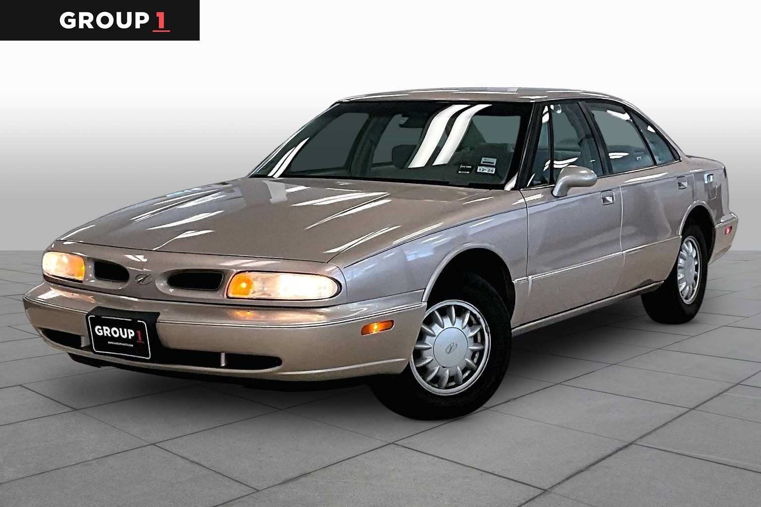 Used 1999 Oldsmobile 88 FWD image 1