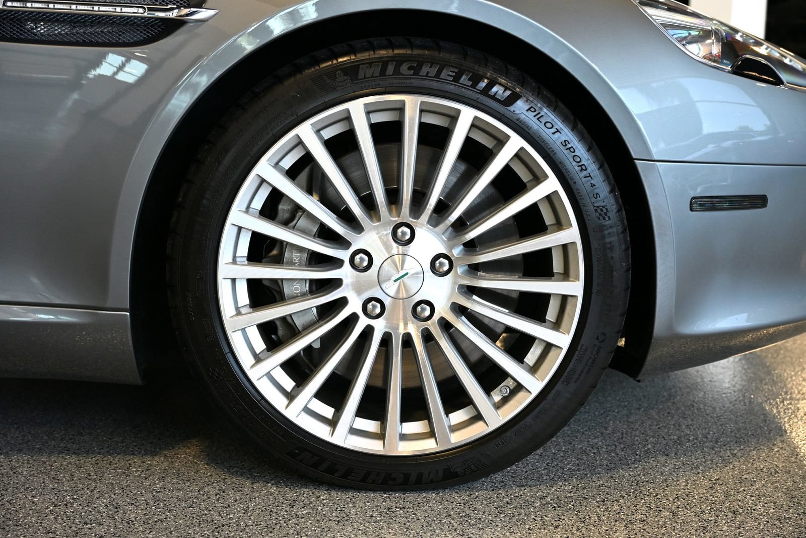 Used 2011 Aston Martin Rapide RWD image 16