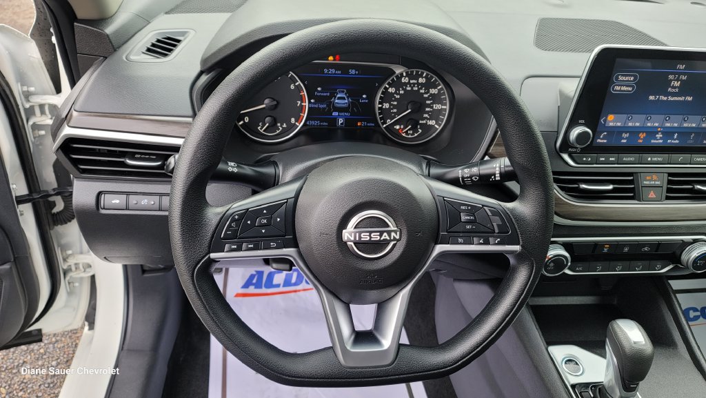 Used 2025 Nissan Altima 2.5 SV FWD image 20