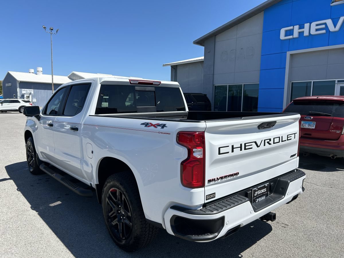 Used 2026 Chevrolet Silverado 1500 RST w/ Redline Edition AWD/4WD image 5