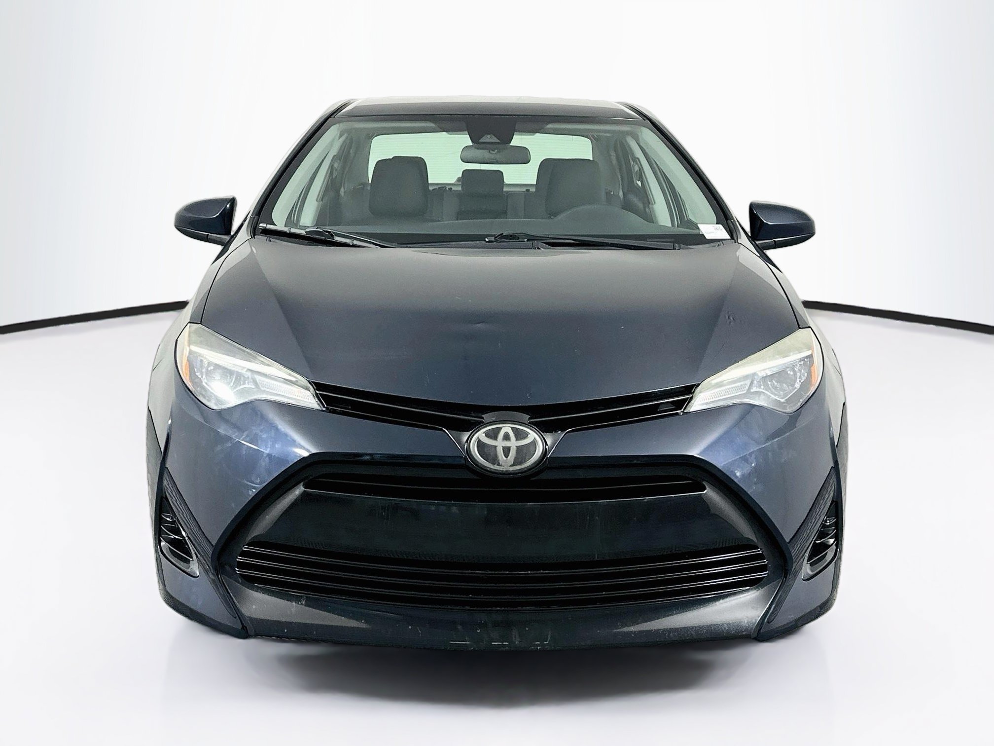 Used 2018 Toyota Corolla LE FWD image 2