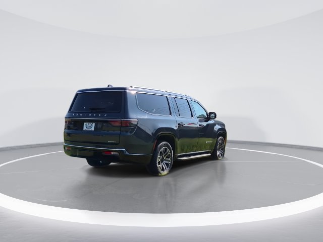 Used 2024 Jeep Wagoneer L Series II w/ Flexible Seating Group AWD/4WD image 7