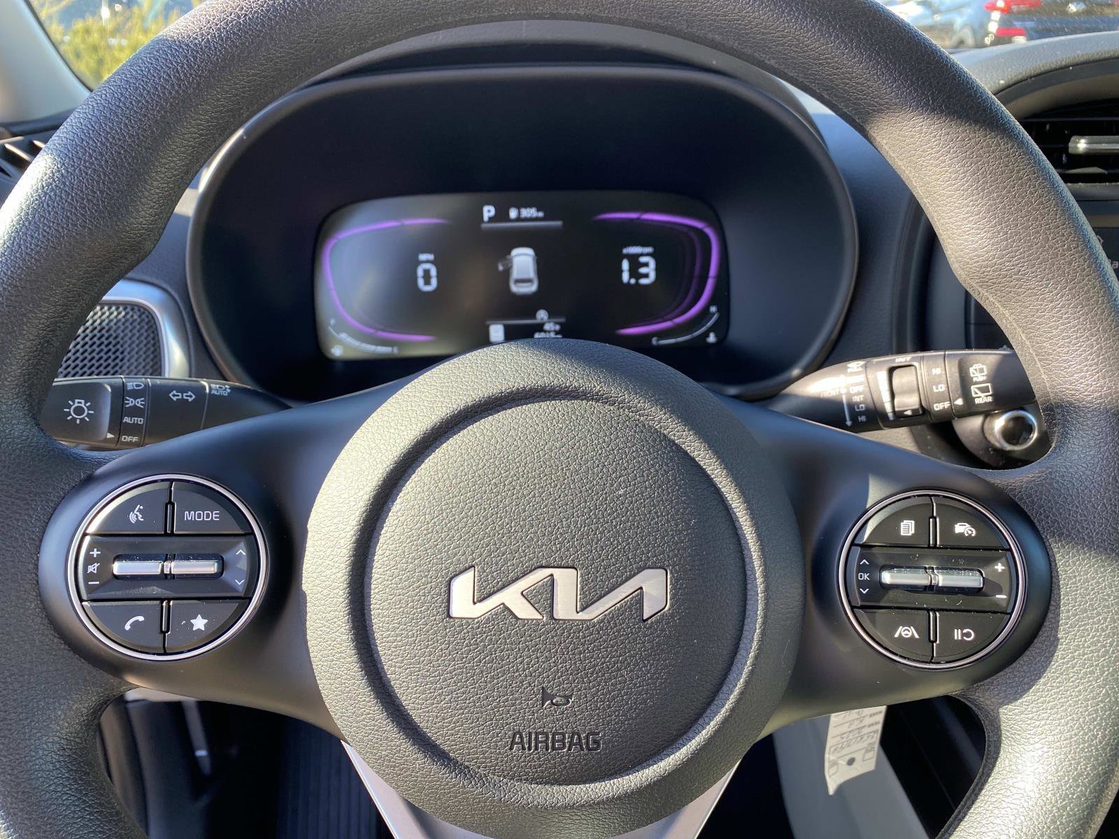 Used 2025 Kia Soul LX image 16