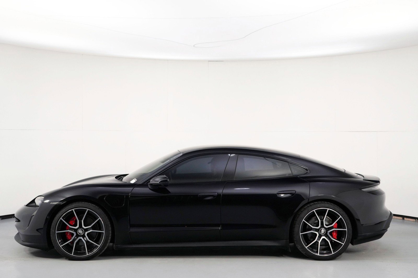 Used 2023 Porsche Taycan 4S w/ Premium Package image 52