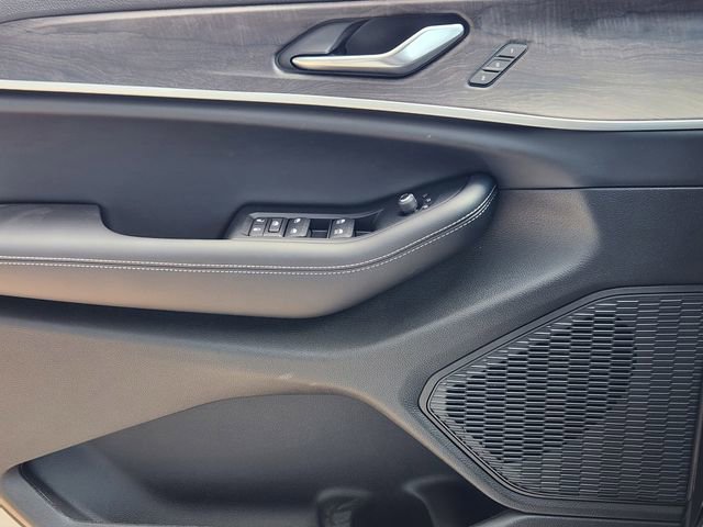 New 2025 Jeep Grand Cherokee Limited w/ Black Appearance Package RWD image 18