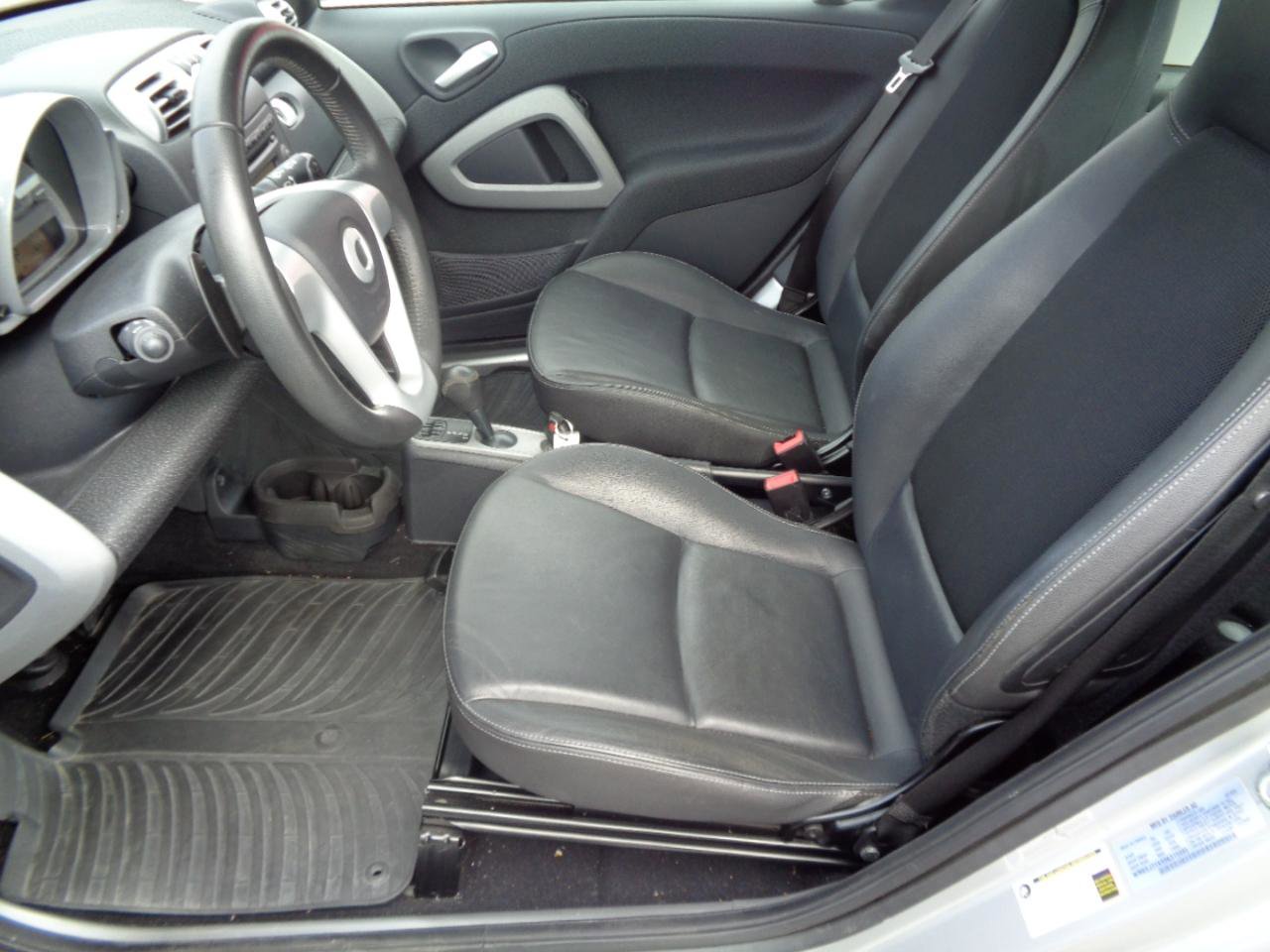 Used 2009 smart fortwo Coupe image 22