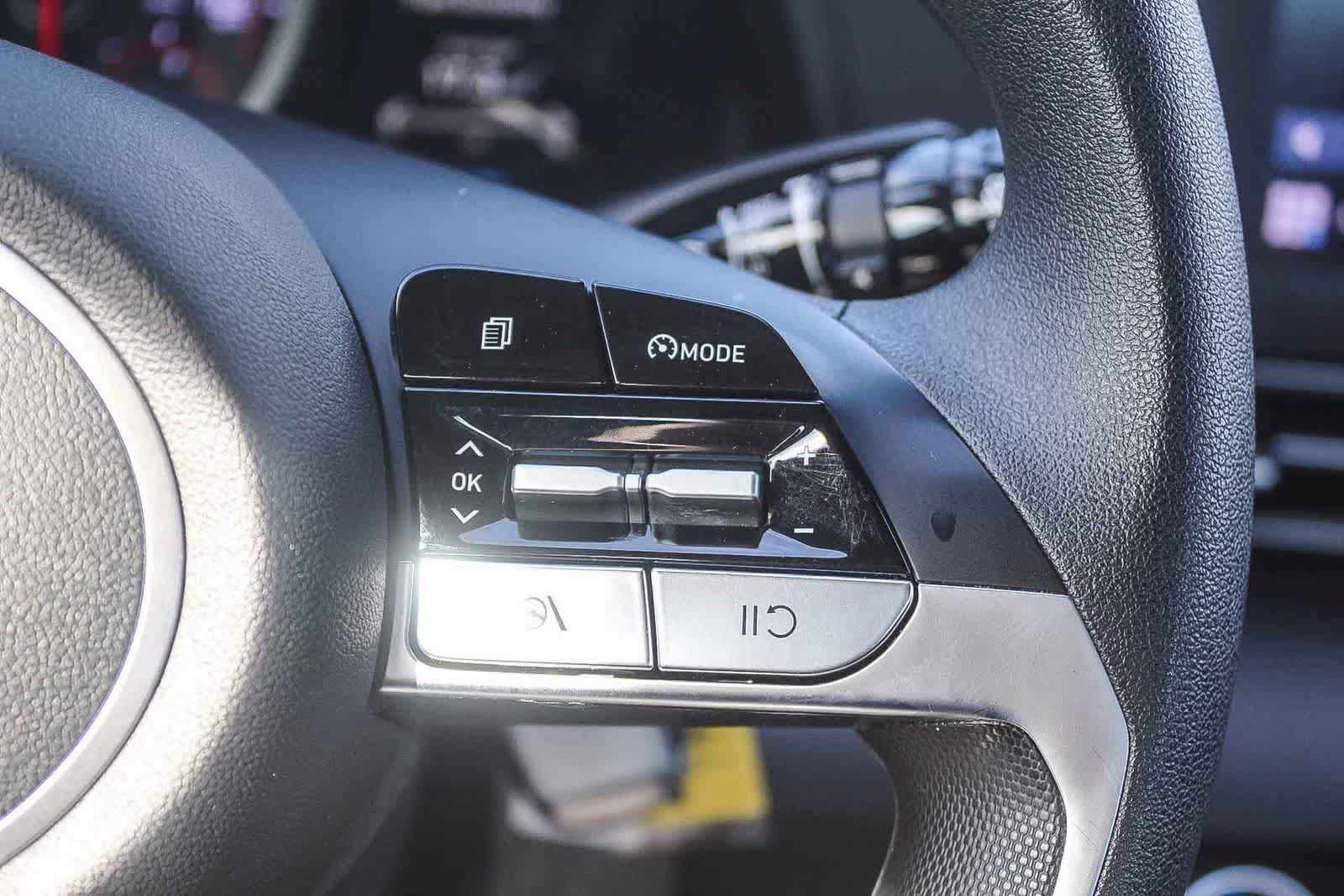 Used 2023 Hyundai Elantra SEL FWD image 32