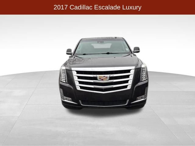Used 2017 Cadillac Escalade Luxury image 2