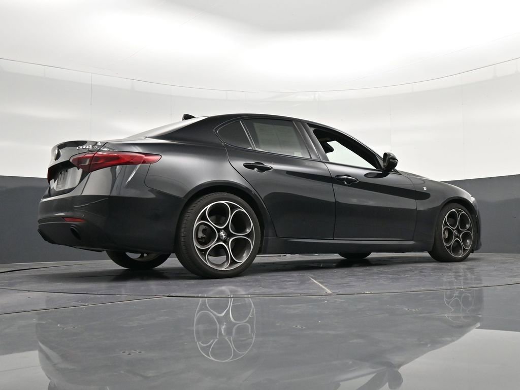 Used 2023 Alfa Romeo Giulia Ti RWD image 33