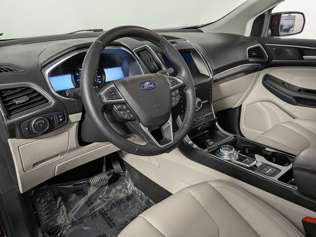Used 2020 Ford Edge Titanium image 15