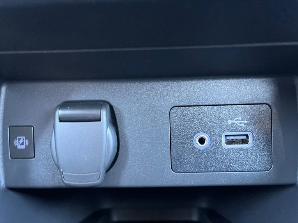 New 2025 Nissan Versa SV image 6