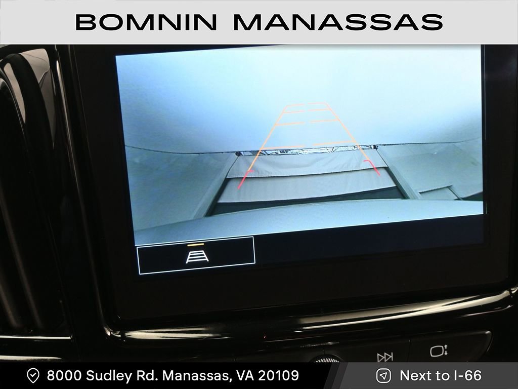 Used 2023 Chevrolet Traverse LT image 16