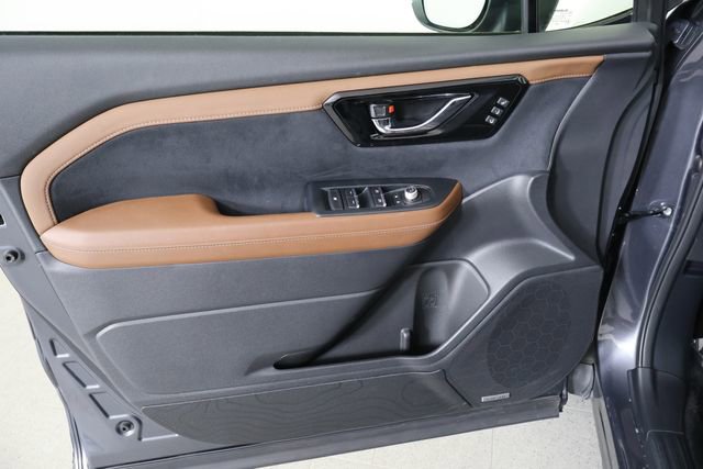 Used 2025 Subaru Forester Touring AWD/4WD image 26