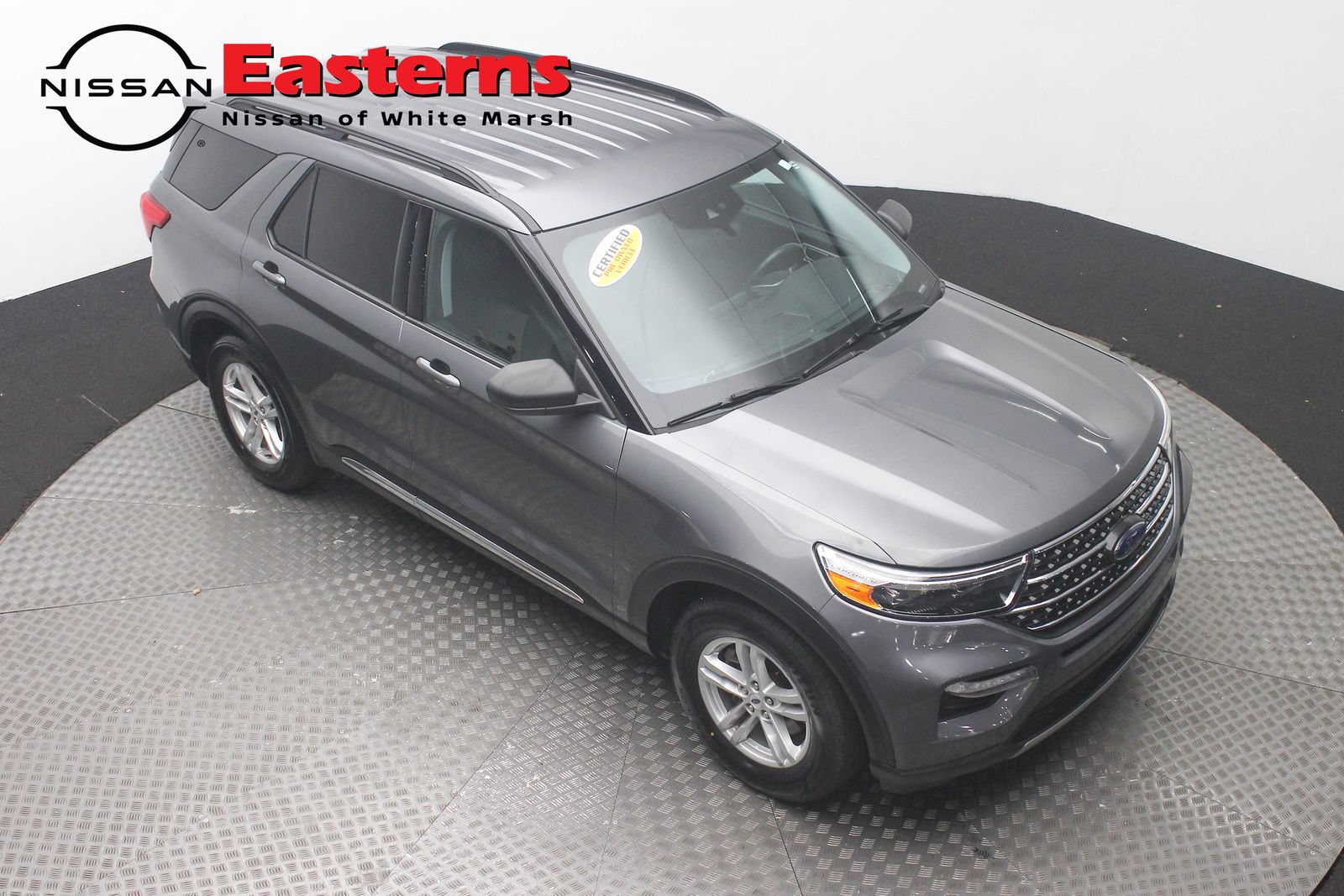 Used 2023 Ford Explorer XLT w/ Equipment Group 202A RWD image 3