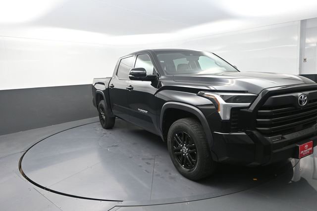 Used 2022 Toyota Tundra SR5 w/ Advanced Technology Package AWD/4WD image 32