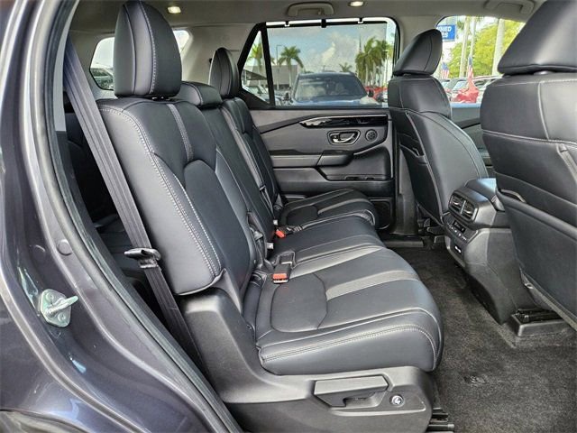 Used 2023 Honda Pilot Touring image 11