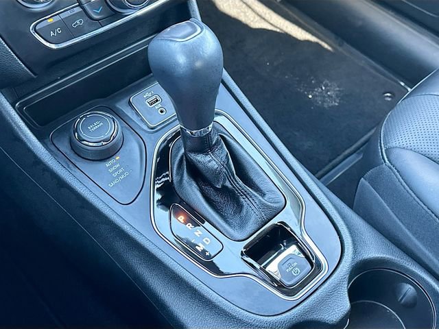 Used 2022 Jeep Cherokee Limited w/ Elite Package image 17