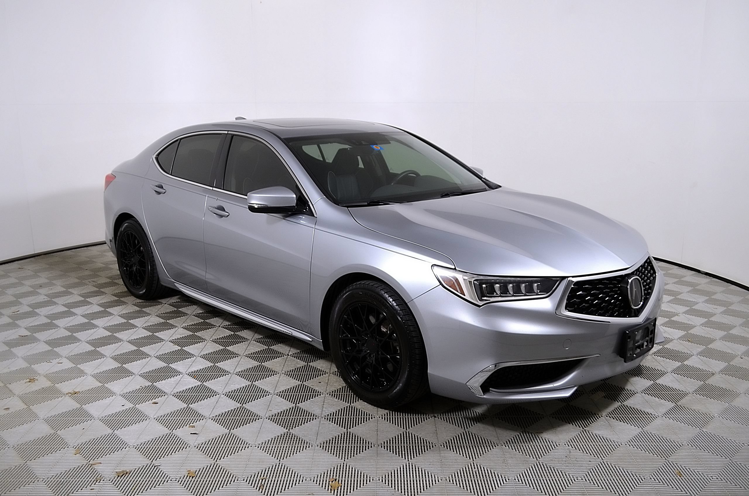 Used 2018 Acura TLX V6 w/ Technology Package FWD image 6