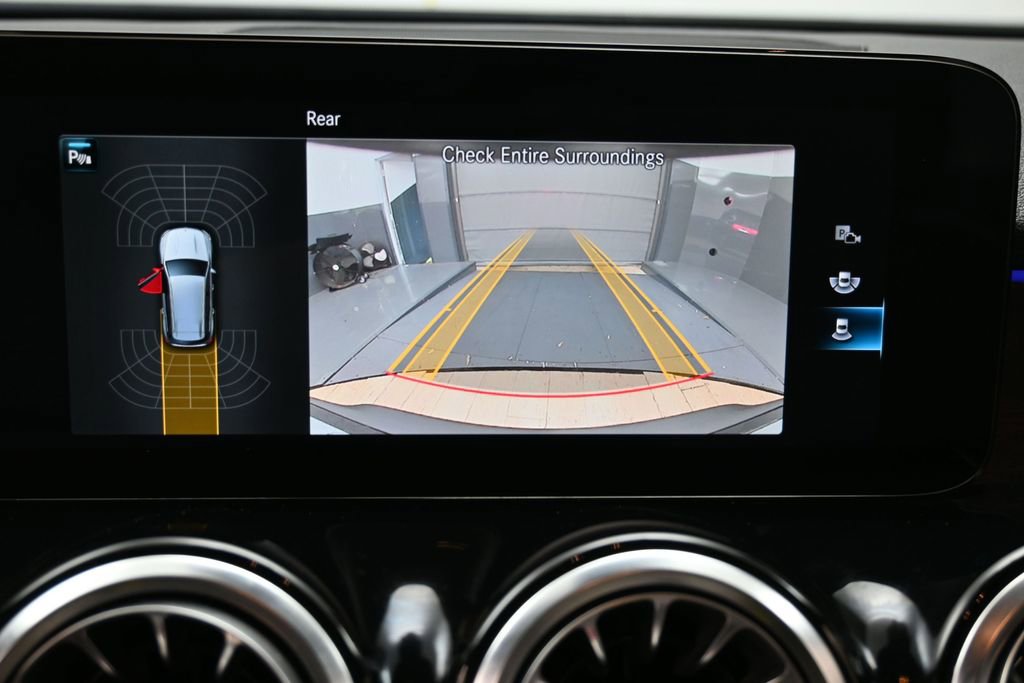 Used 2023 Mercedes-Benz EQB 300 4MATIC w/ Exclusive Package image 23