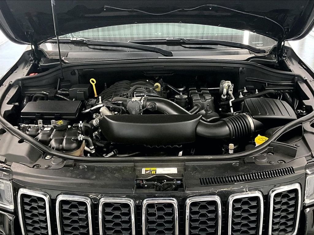 Used 2017 Jeep Grand Cherokee Limited AWD/4WD image 28