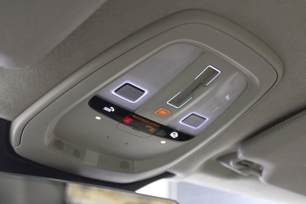 Used 2024 Volvo XC90 B6 Ultimate w/ Lounge Package image 22