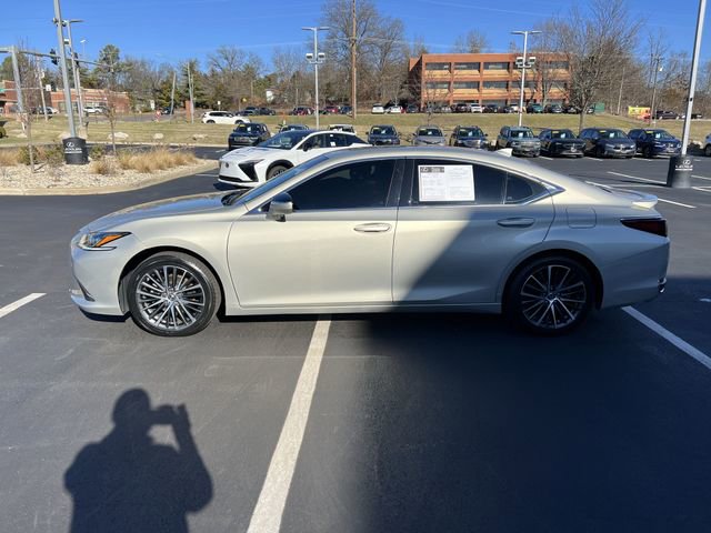 Used 2024 Lexus ES 300h w/ Premium Package image 6