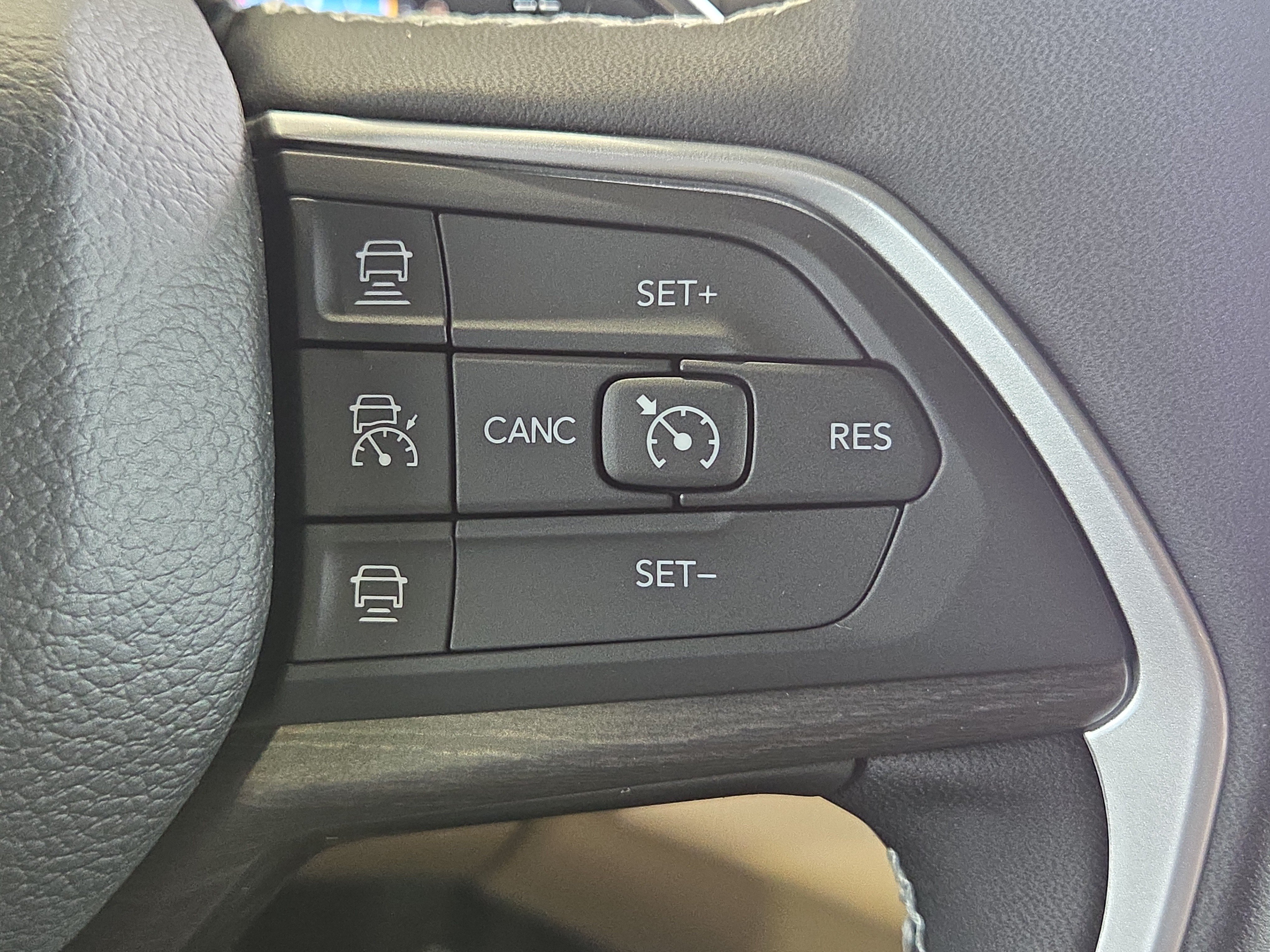 New 2025 Jeep Grand Cherokee Limited w/ Luxury Tech Group II AWD/4WD image 29