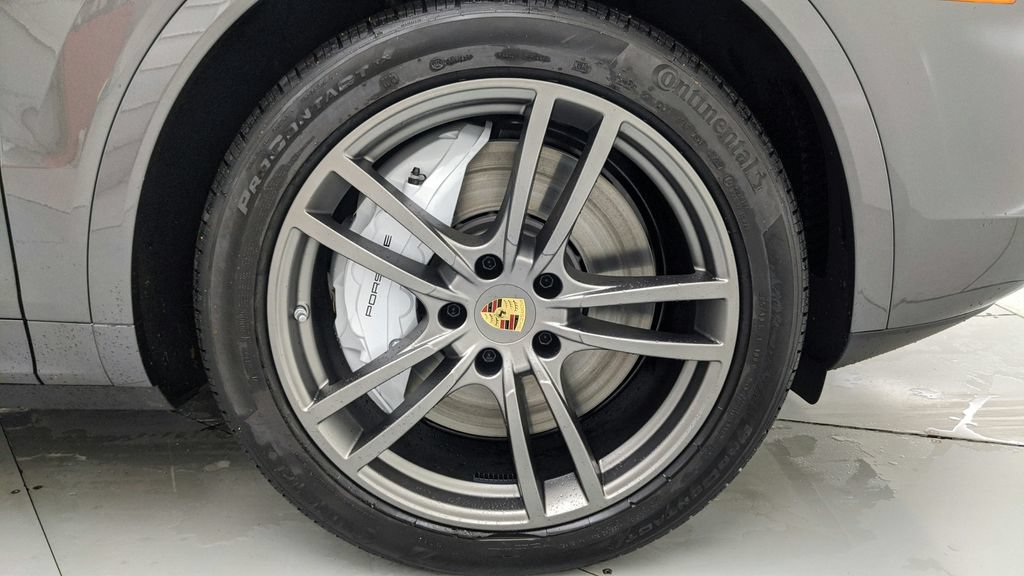 Certified 2023 Porsche Cayenne Turbo AWD/4WD image 54