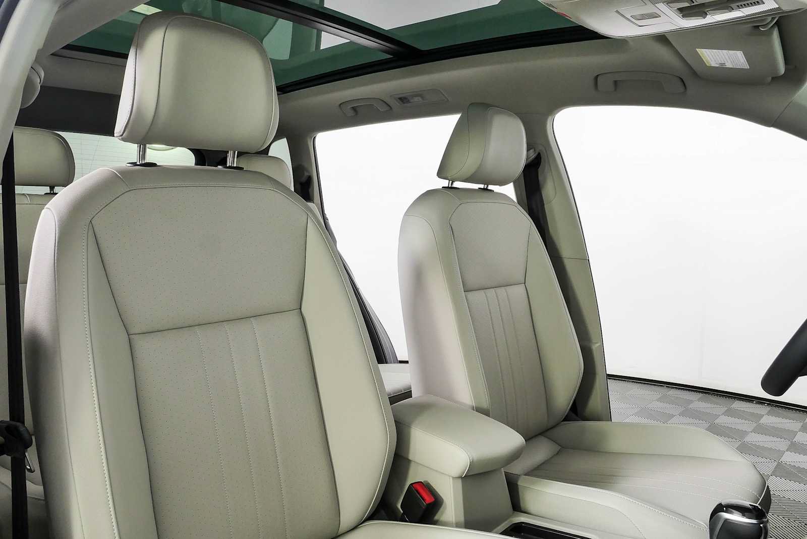 Certified 2023 Volkswagen Tiguan SE w/ Panoramic Sunroof Package FWD image 24