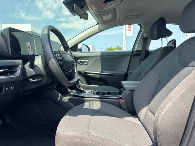 Used 2025 Kia K4 FWD image 13