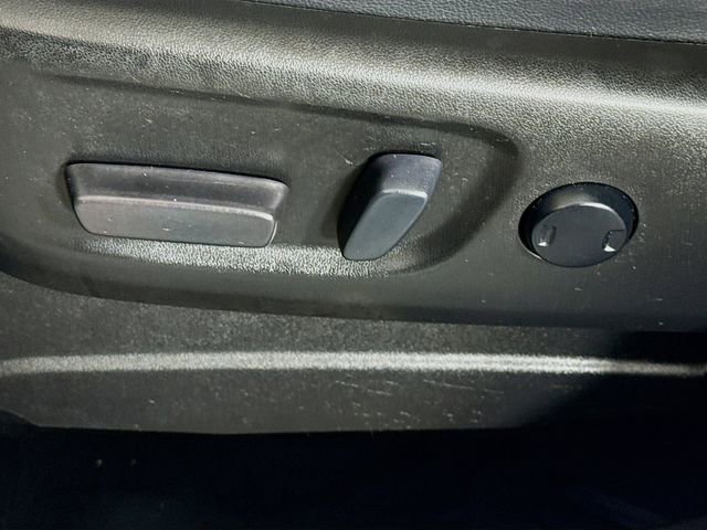 Used 2020 Toyota Sienna SE w/ SE Preferred Package FWD image 12