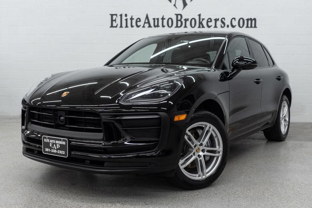 Used 2024 Porsche Macan AWD/4WD image 41