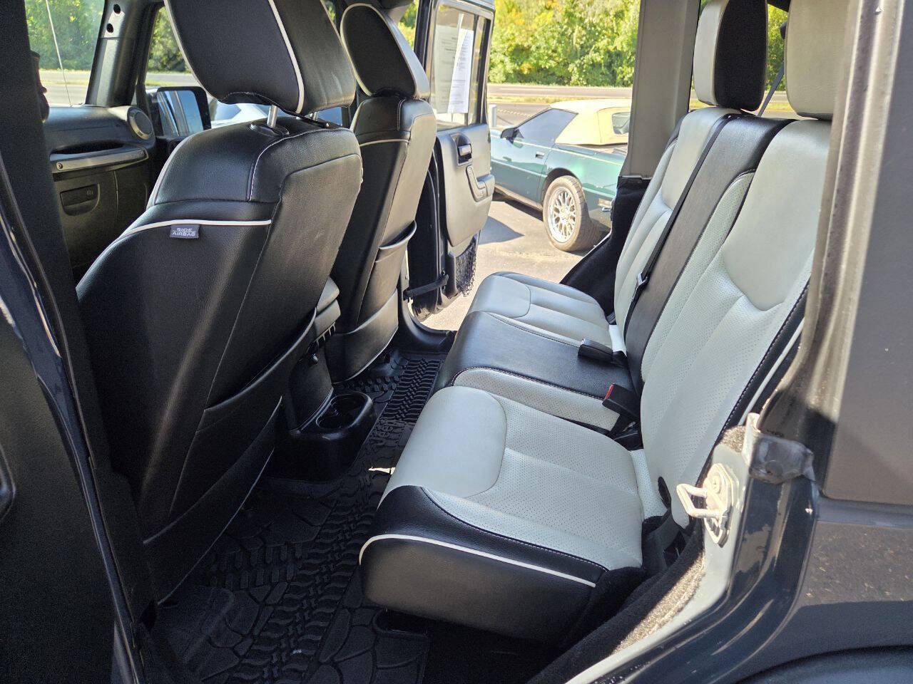 Used 2017 Jeep Wrangler Unlimited Sport w/ Quick Order Package 24S image 18