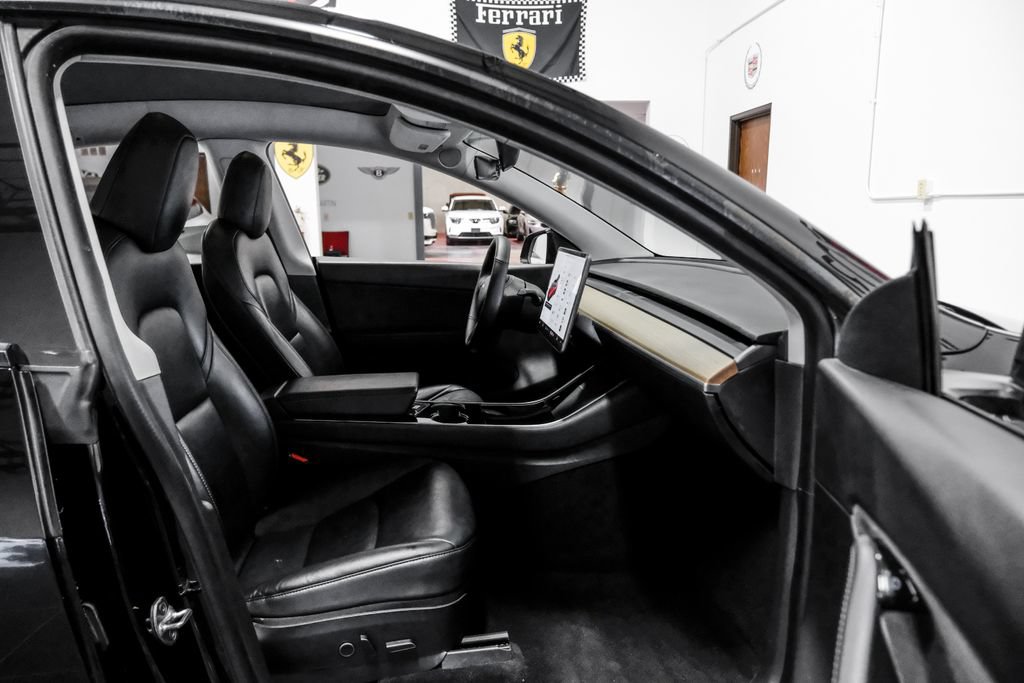 Used 2021 Tesla Model Y Long Range AWD/4WD image 29