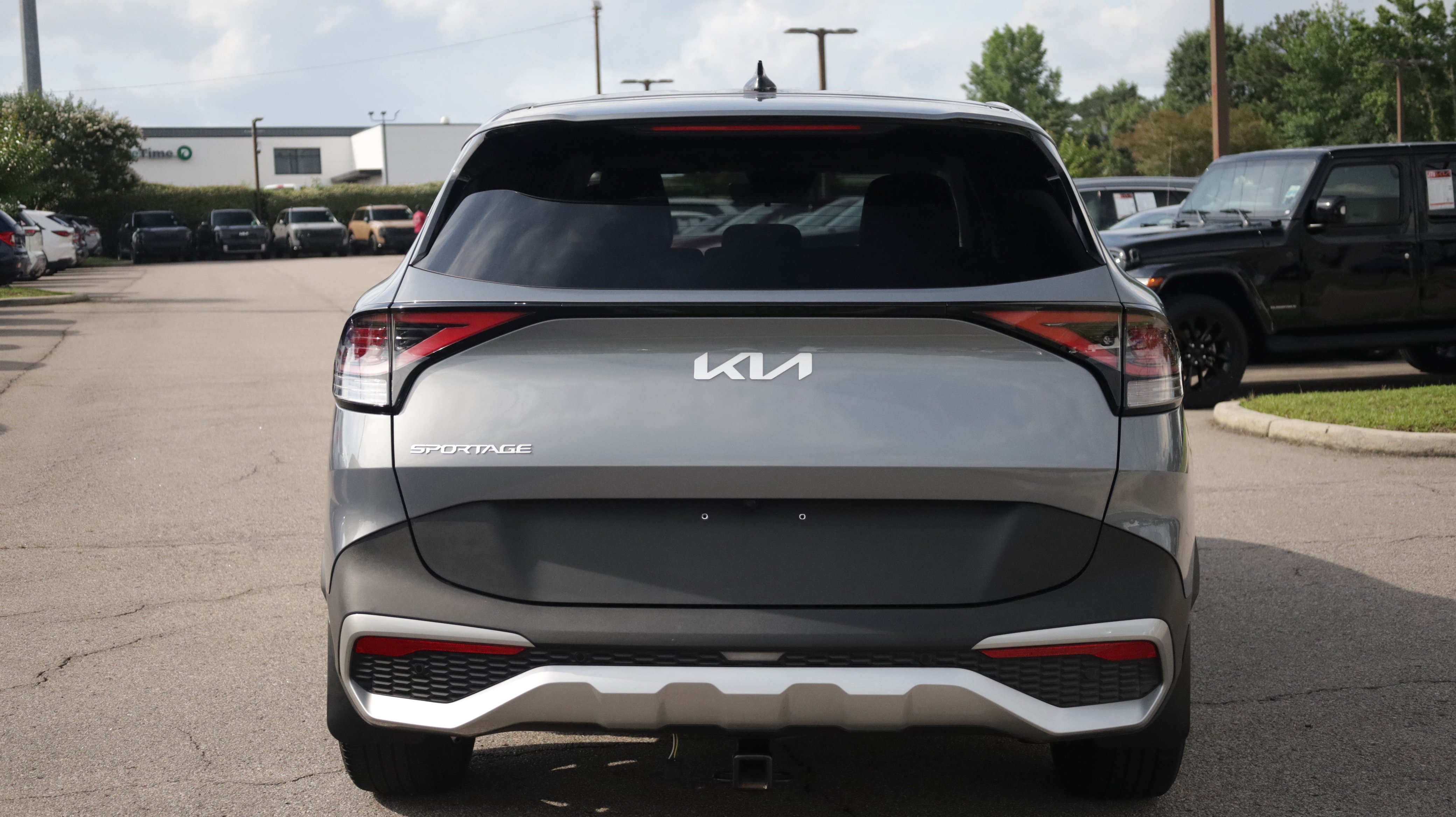 Used 2023 Kia Sportage EX FWD image 4