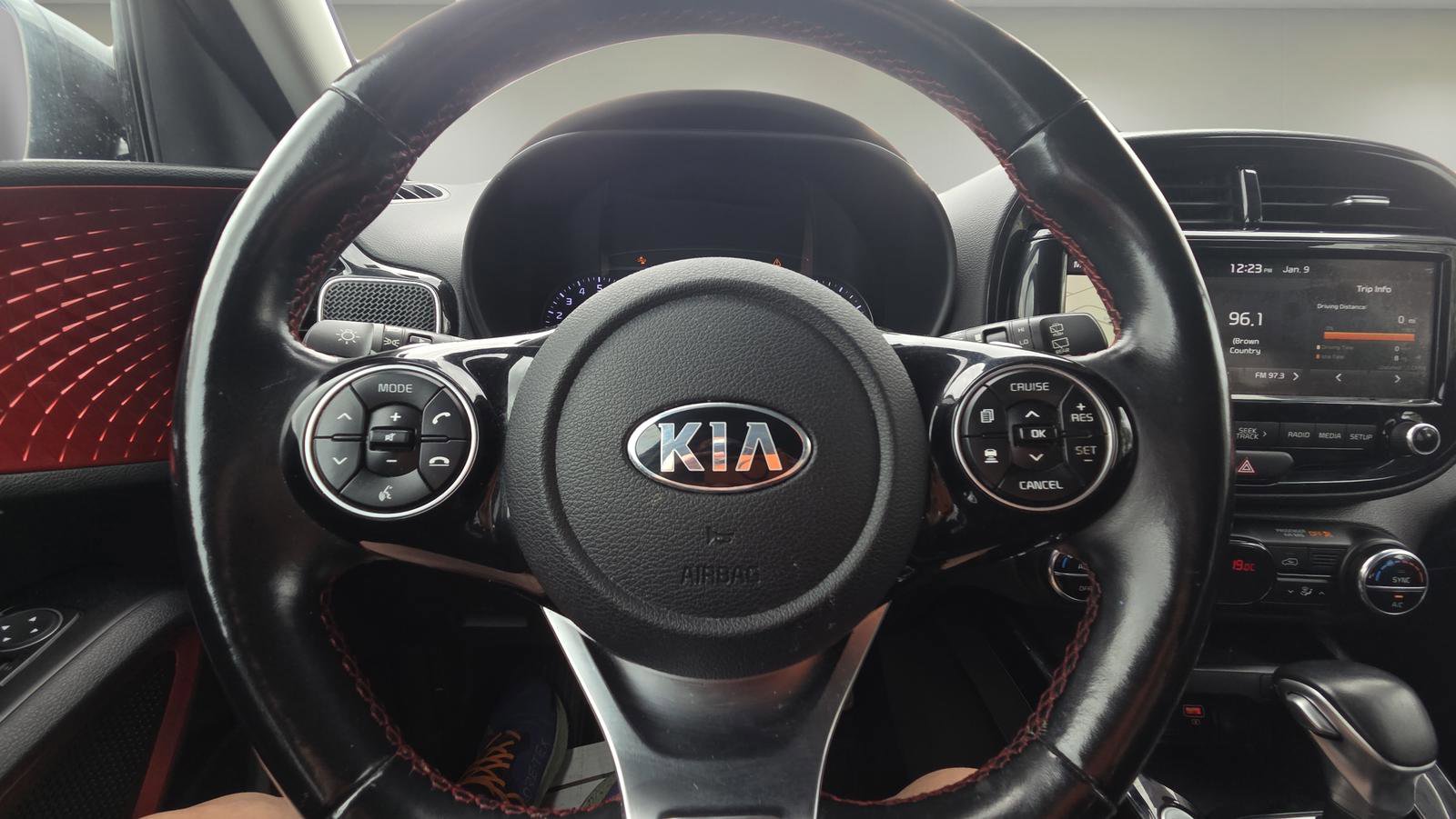 Used 2020 Kia Soul GT-Line Turbo FWD image 12