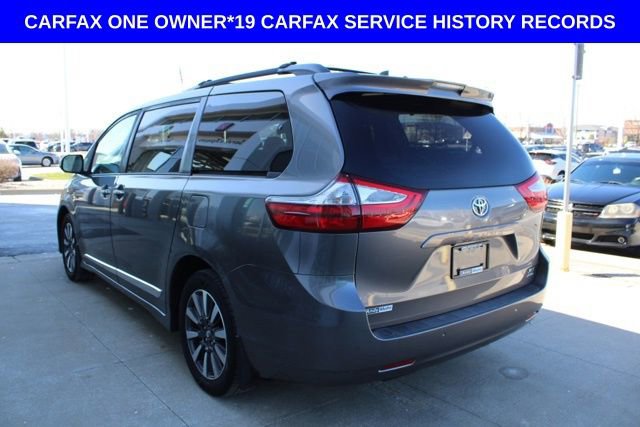 Used 2018 Toyota Sienna XLE w/ XLE Navigation Package image 4