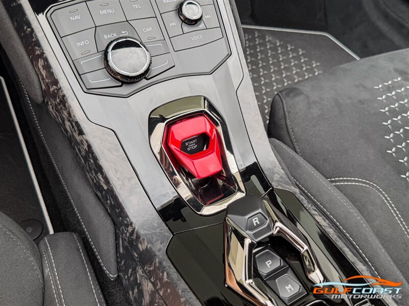 Used 2019 Lamborghini Huracan Performante AWD/4WD image 19