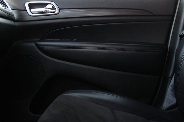 Used 2019 Jeep Grand Cherokee Altitude image 29