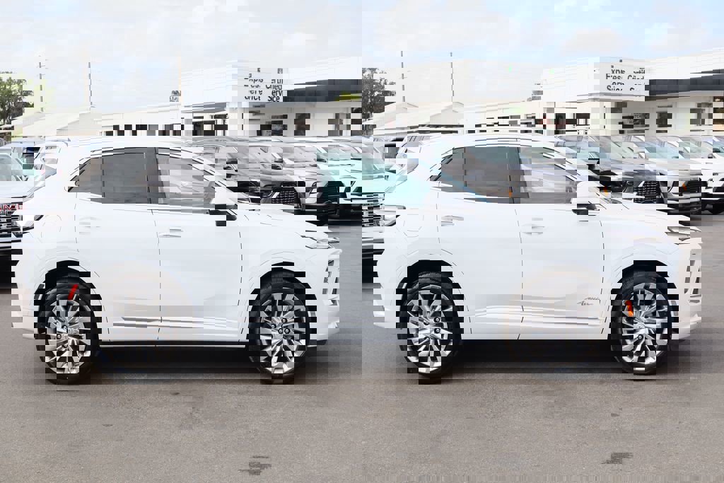 New 2026 Buick Envision Avenir image 3