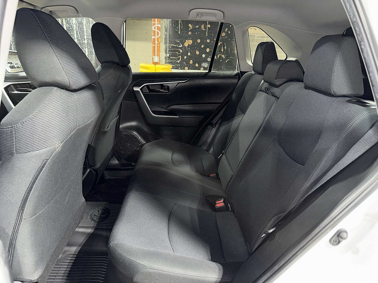 Used 2023 Toyota RAV4 LE AWD/4WD image 17
