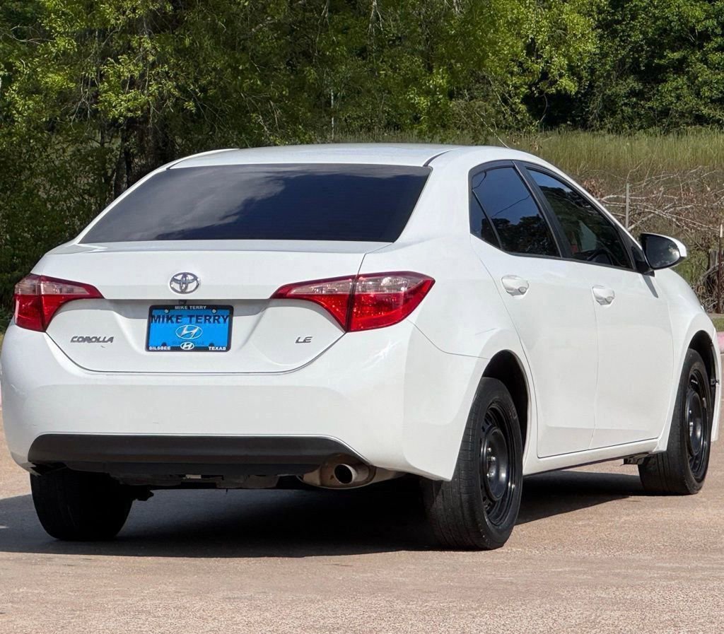 Used 2018 Toyota Corolla LE image 12