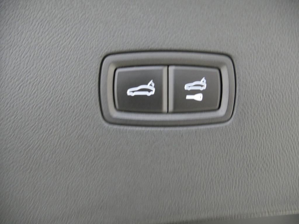 Certified 2024 Porsche Cayenne Turbo image 22