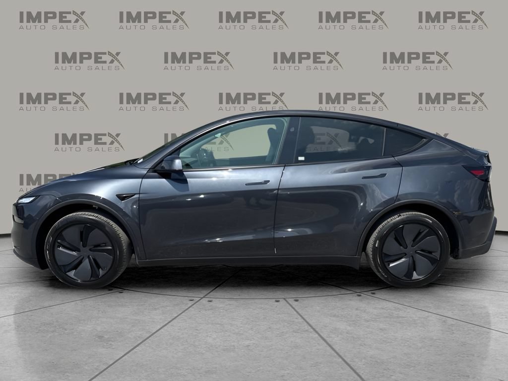Used 2026 Tesla Model Y 2WD image 2