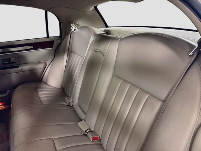 Used 2007 Lincoln Town Car Signature RWD image 21