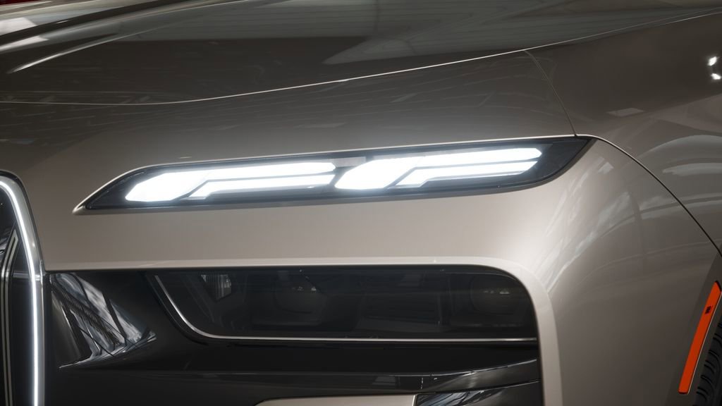 Used 2026 BMW 750e xDrive 750e xDrive w/ Executive Package image 33