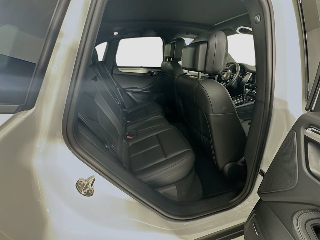 New 2025 Porsche Macan AWD/4WD image 29