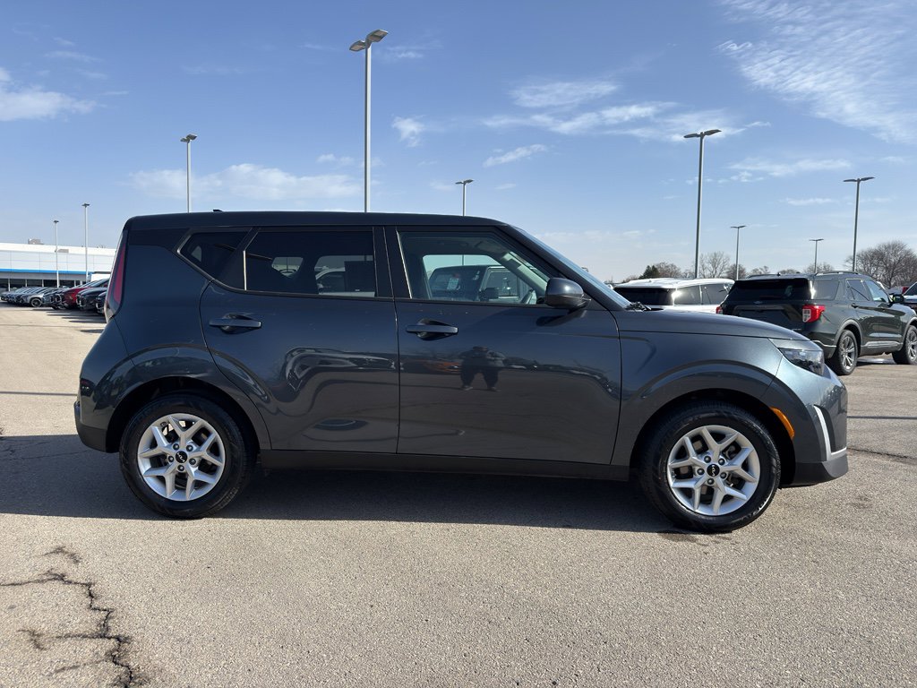 Used 2024 Kia Soul LX w/ LX Technology Package image 4